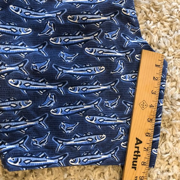 Vineyard Vines Performance Breaker Shorts Sz 30 Blue Trout Pattern - Picture 7 of 7